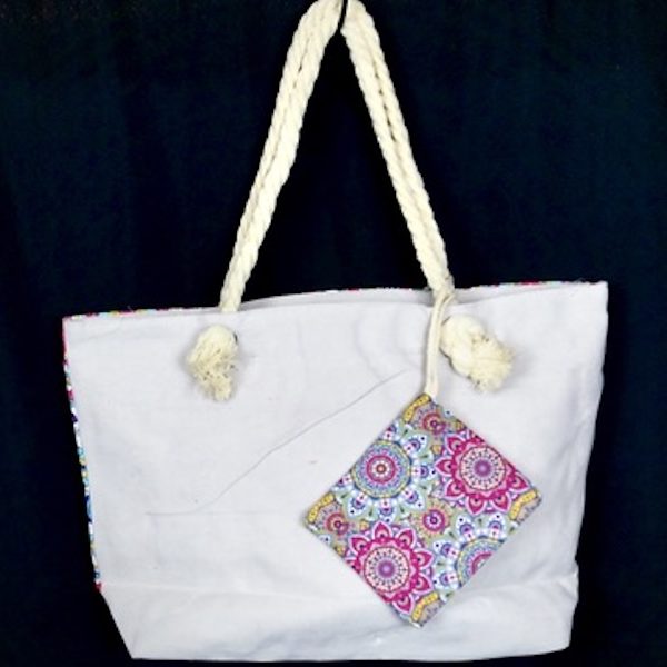 Taschen in unterschiedlichen Stoffdesigns