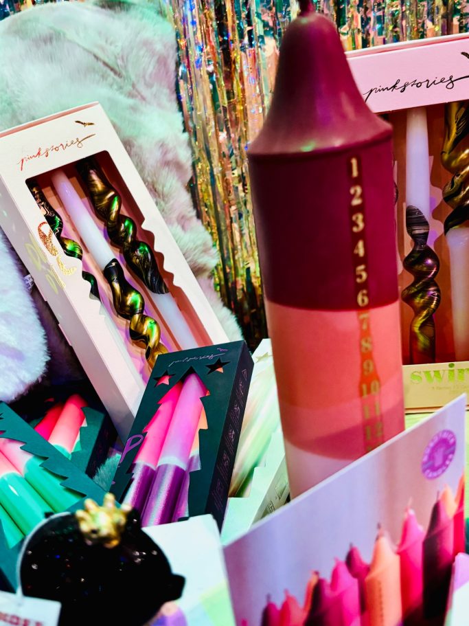 „Geschenkset mit farbenfrohen Produkten in schicker Geschenkverpackung im BSix® Conceptstore