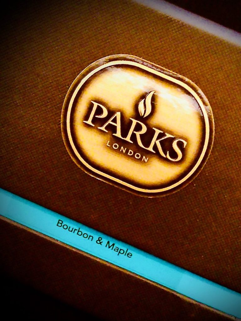 Verpackung mit Markenlogo Parks London und Sortenangabe Bourbon & Maple