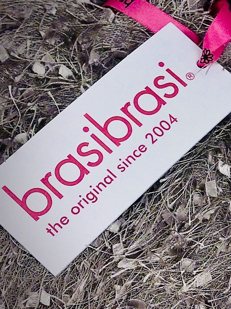 Markenetikett brasibrasi® mit Schriftzug auf Textilband
